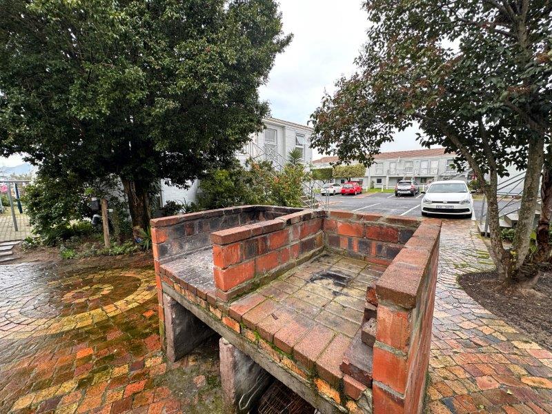 To Let 2 Bedroom Property for Rent in Vredekloof Western Cape